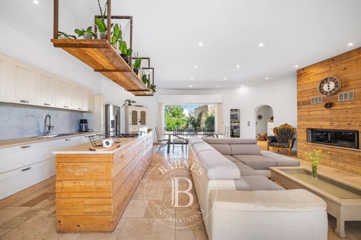 Image No.12-3 Bed House for sale