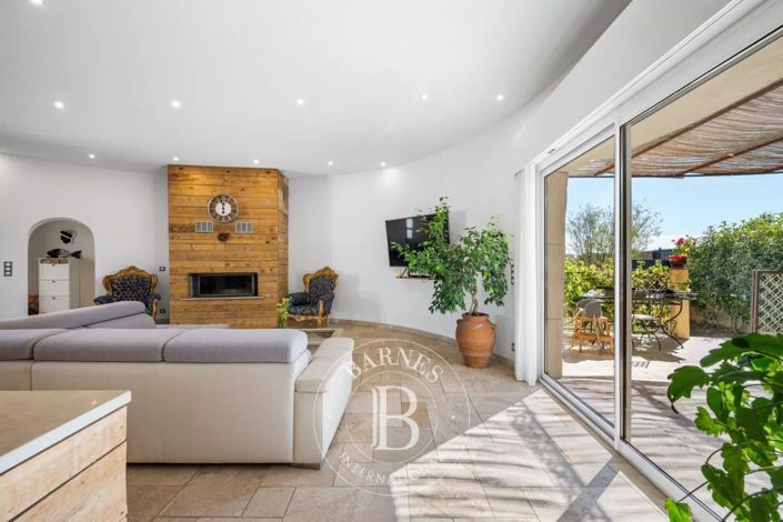 Image No.14-3 Bed House for sale