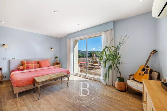 Image No.17-3 Bed House for sale