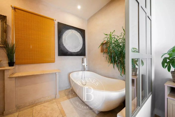 Image No.21-3 Bed House for sale