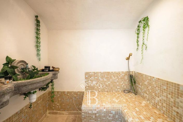 Image No.24-3 Bed House for sale