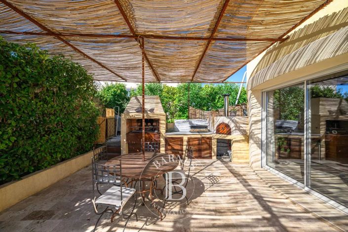 Image No.9-3 Bed House for sale