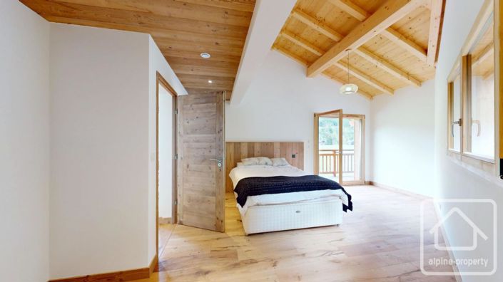 Image No.11-4 Bed Property for sale