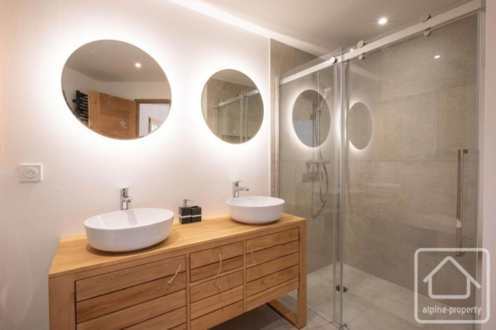 Image No.19-4 Bed Property for sale