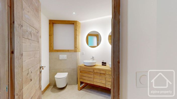 Image No.20-4 Bed Property for sale