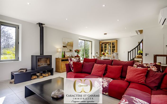 Image No.6-5 Bed House for sale