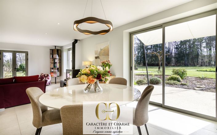 Image No.8-5 Bed House for sale