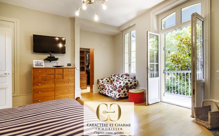 Image No.9-5 Bed House for sale