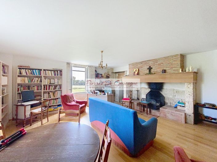 Image No.15-9 Bed House for sale