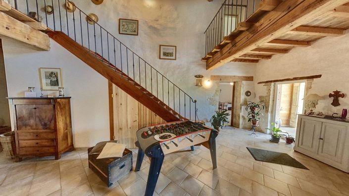 Image No.7-9 Bed House for sale