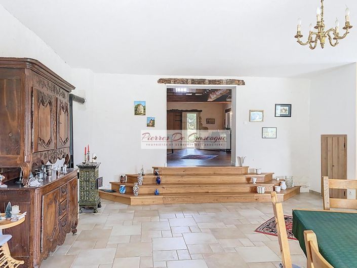 Image No.8-9 Bed House for sale