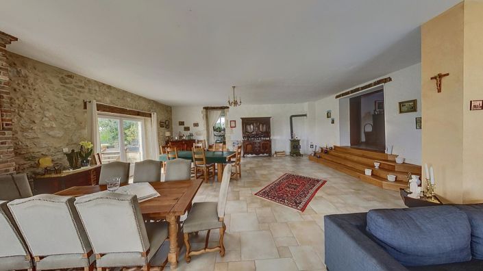 Image No.9-9 Bed House for sale