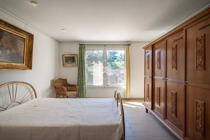 Image No.10-5 Bed House for sale