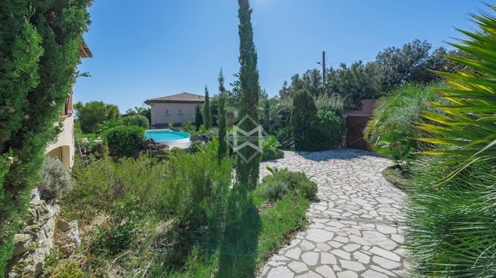 Image No.4-5 Bed House for sale