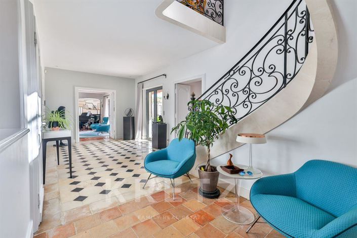 Image No.16-6 Bed House for sale