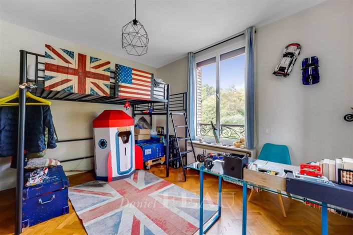 Image No.15-5 Bed House for sale