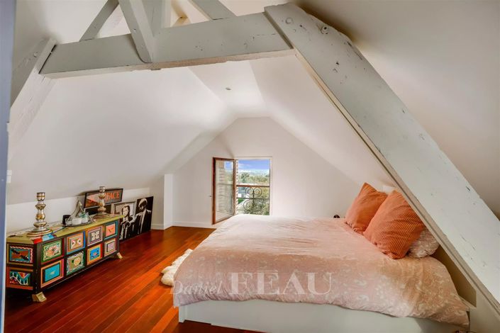 Image No.17-5 Bed House for sale