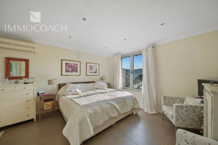 Image No.14-4 Bed House for sale