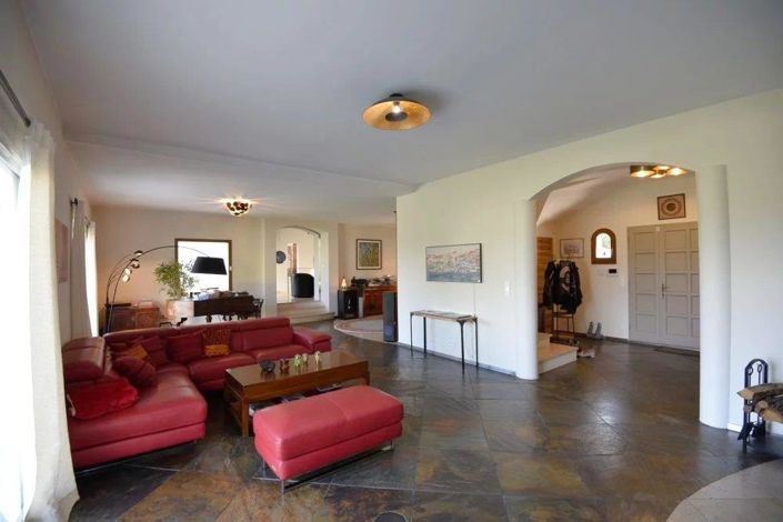 Image No.5-5 Bed House for sale