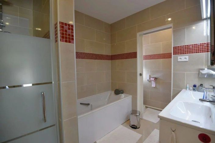 Image No.7-4 Bed House for sale