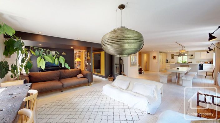 Image No.11-3 Bed Apartment for sale