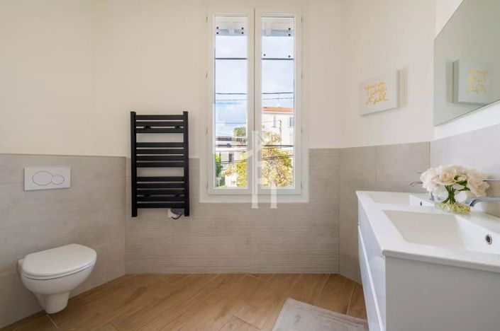 Image No.17-4 Bed Apartment for sale