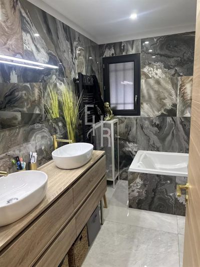 Image No.11-4 Bed House for sale