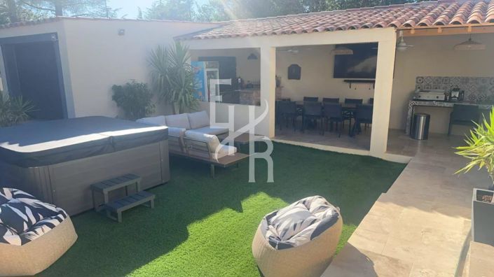 Image No.16-4 Bed House for sale