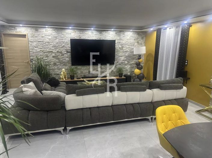 Image No.9-4 Bed House for sale