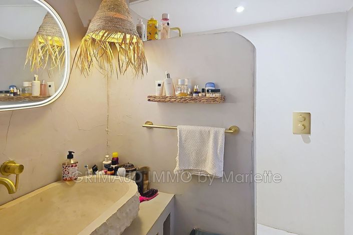 Image No.7-9 Bed House for sale