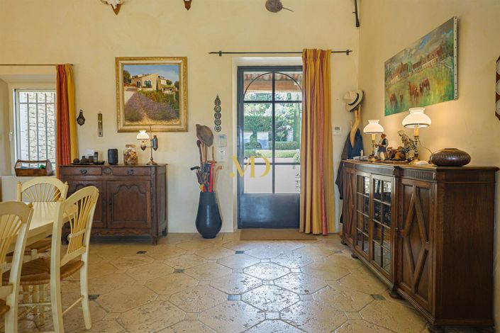 Image No.64-6 Bed House for sale