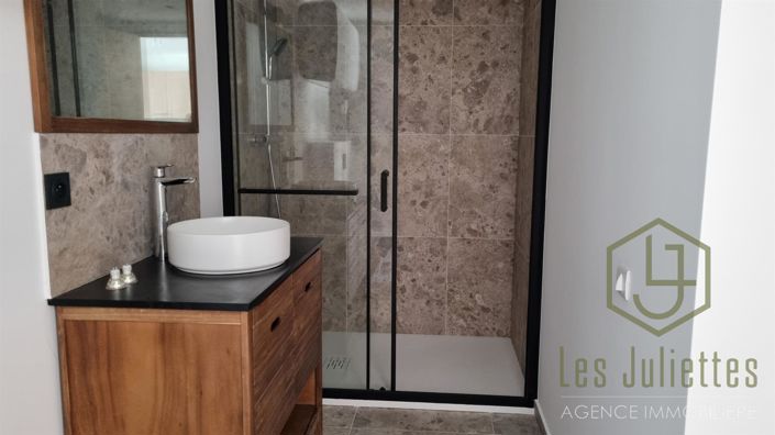 Image No.3-1 Bed Property for sale