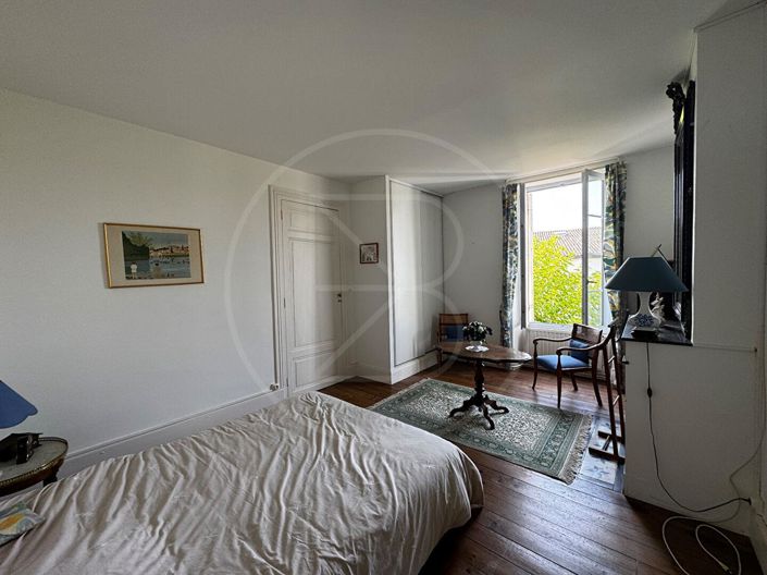 Image No.11-3 Bed House for sale