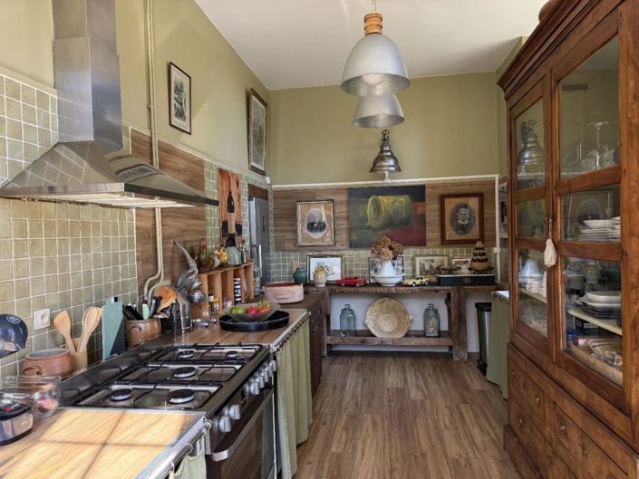 Image No.13-6 Bed House for sale