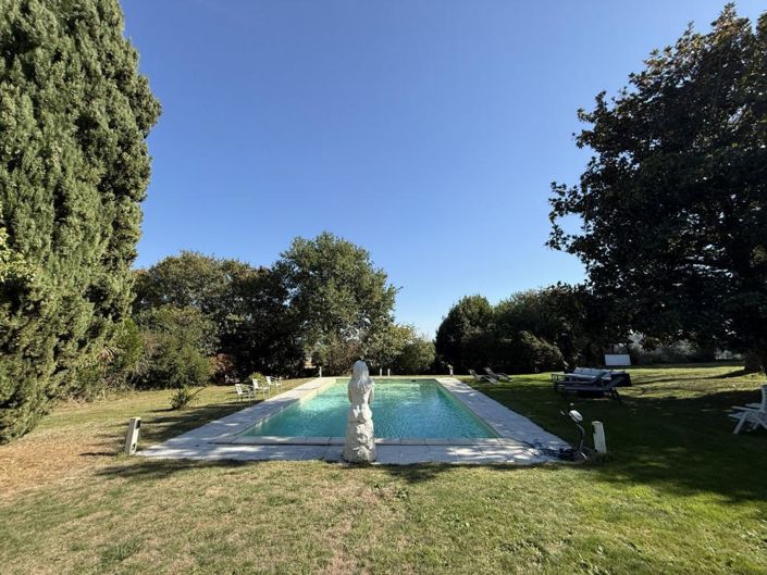 Image No.2-6 Bed House for sale