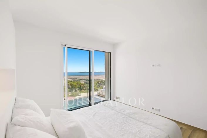 Image No.15-House for sale