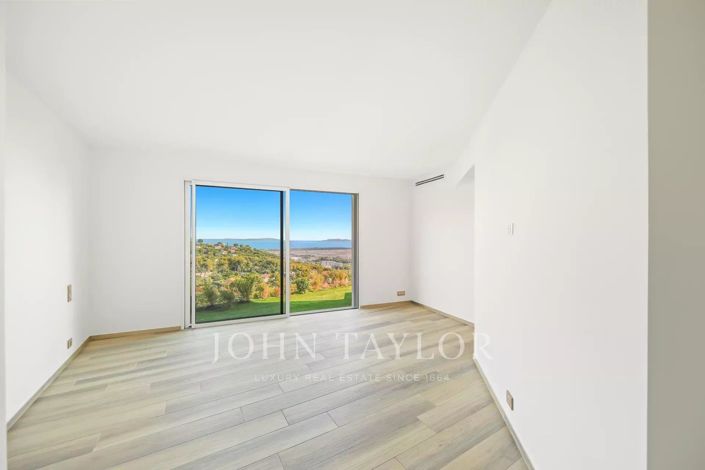 Image No.19-House for sale