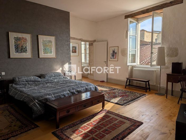 Image No.11-5 Bed Property for sale