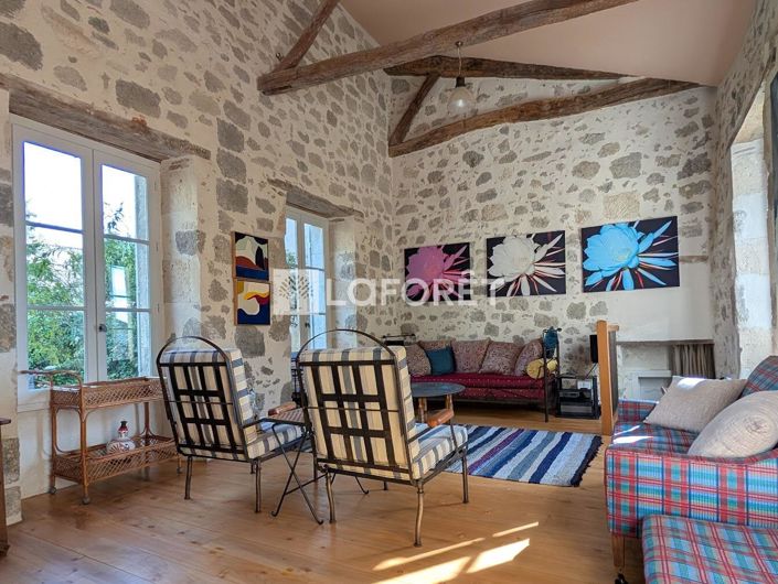 Image No.17-5 Bed Property for sale