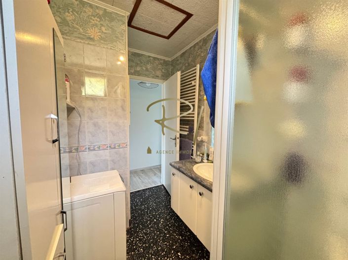 Image No.8-3 Bed House for sale