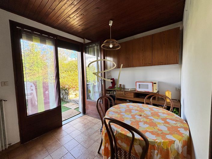 Image No.9-3 Bed House for sale