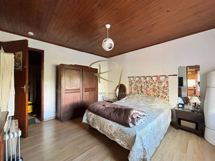 Image No.9-3 Bed House for sale