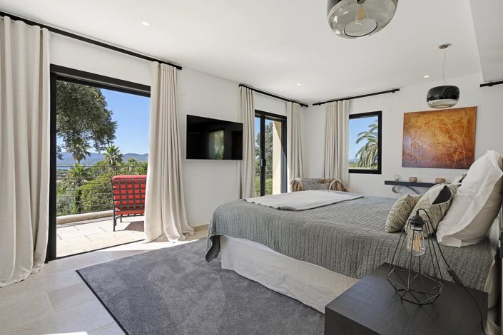 Image No.15-7 Bed House for sale