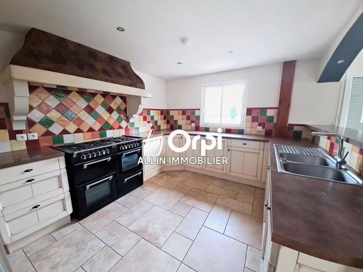 Image No.3-10 Bed House for sale