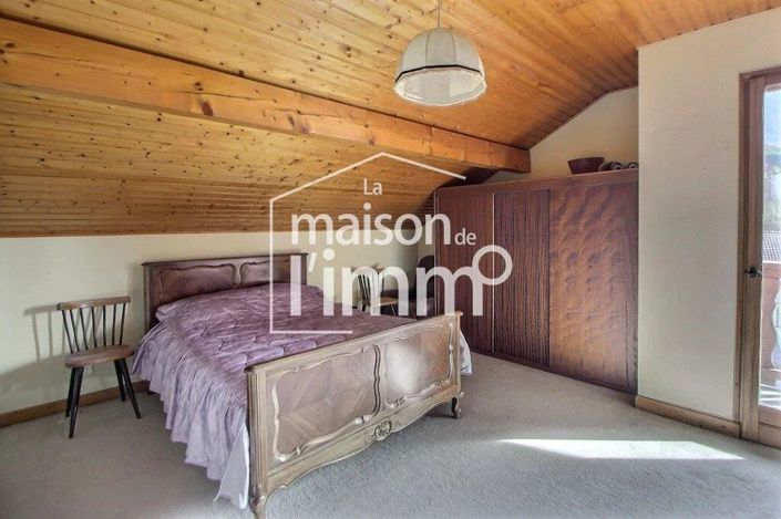 Image No.9-4 Bed House for sale