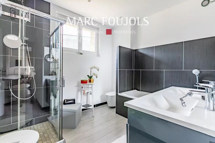 Image No.12-3 Bed Apartment for sale