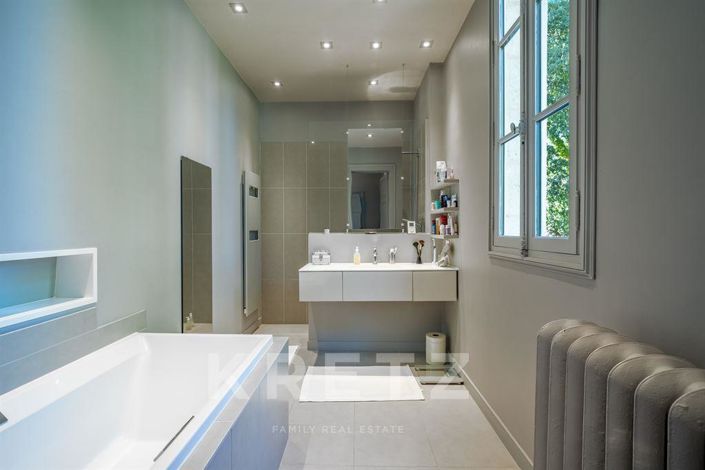 Image No.7-5 Bed House for sale