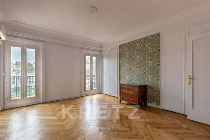 Image No.10-4 Bed Apartment for sale