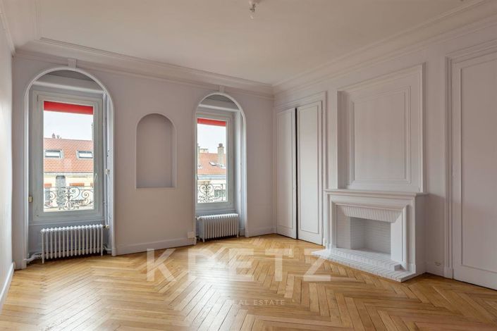 Image No.15-4 Bed Apartment for sale