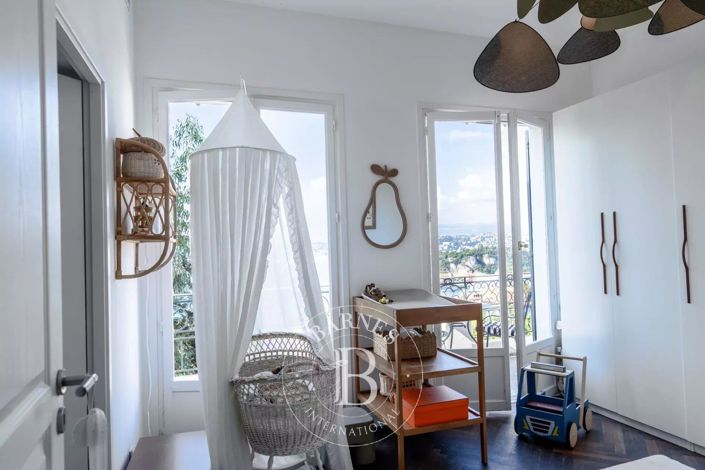 Image No.11-6 Bed House for sale